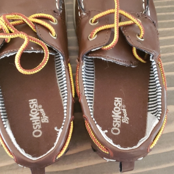 Boys osh kosh boat shoes in brown - Picture 6 of 6